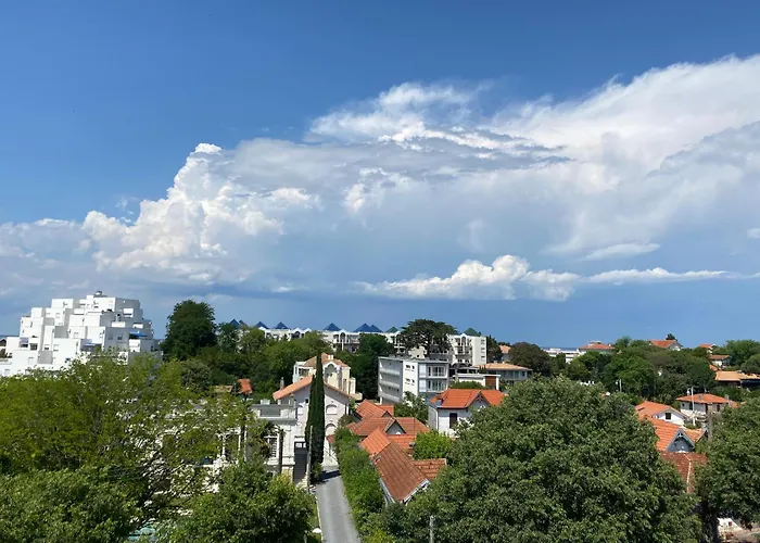 - Centre Ville, Proche Et Casino, Parking Securise, Balcon Et Equipements Complets - Fr-1-319-495 アパート